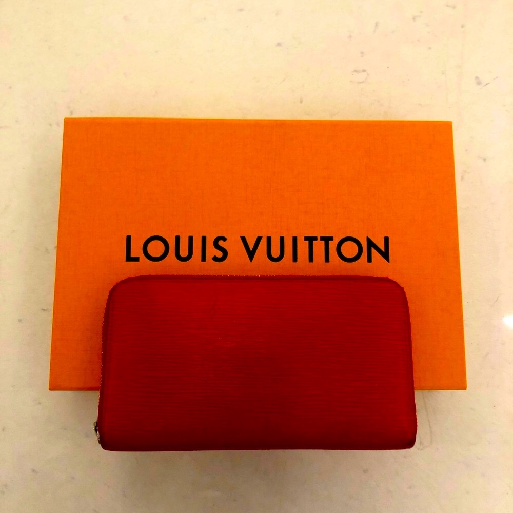 Louis Vuitton Red Leather Zippy Wallet. Box Included.